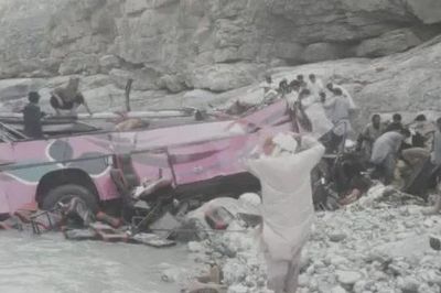 Pakistan: Xe buýt rơi xuống vực, ít nhất 40 người thiệt mạng