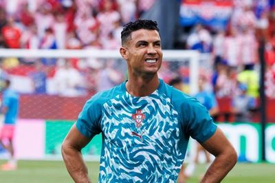 Ronaldo chính thức lên tiếng về tin đồn giải nghệ