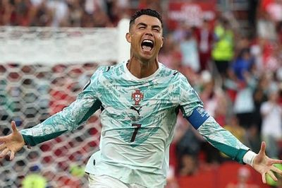 Cristiano Ronaldo phá dớp, lần đầu ghi bàn ở knock-out World Cup