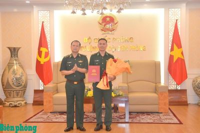 Trao quyết định bổ nhiệm, giao nhiệm vụ cho Thiếu tá Vũ Lý Huỳnh
