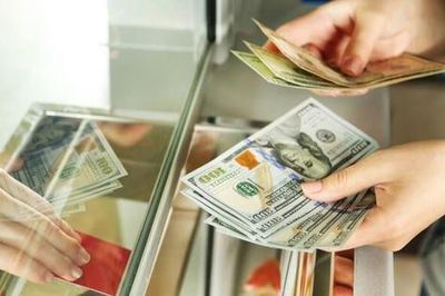 Yêu cầu xử lý nghiêm hành vi đầu cơ, găm giữ ngoại tệ gây bất ổn thị trường