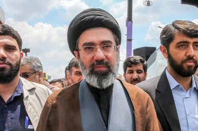 Dấu hỏi về sự xuất hiện của tân Lãnh tụ tối cao Iran trước ngày tang lễ người cha quá cố