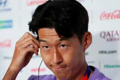 Cả showbiz bênh vực Son Heung Min