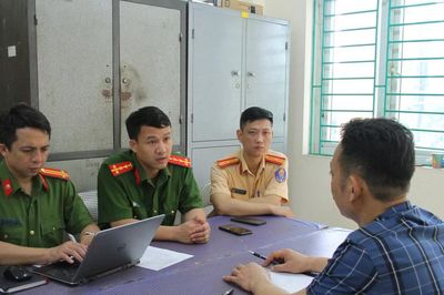 Vụ lao ô tô lên vỉa hè làm 2 người bị thương rồi đánh xe rời đi: Tài xế có thể đối diện hình phạt nào?