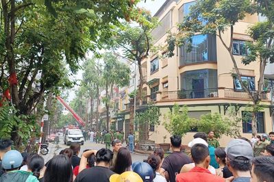 Cháy nhà liền kề ở Hà Nội, hai người tử vong