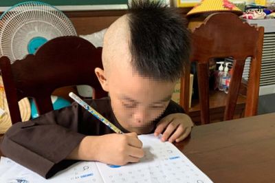 Vụ bé trai 6 tuổi bị bỏ lại ở cổng chùa: Sư trụ trì kể phút xúc động khi mở chiếc balo