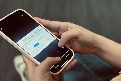 Mẹ sung sướng khoe điểm thi tốt nghiệp THPT lên mạng, con đề nghị điều bất ngờ