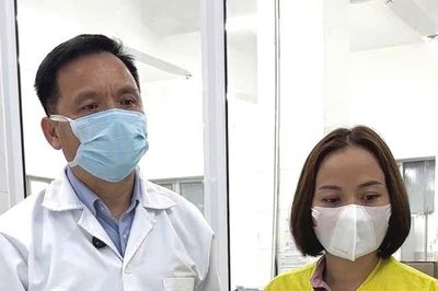 Nghẹn ngào giây phút thầy hiệu trưởng trường Y tiễn biệt nam sinh hiến tạng