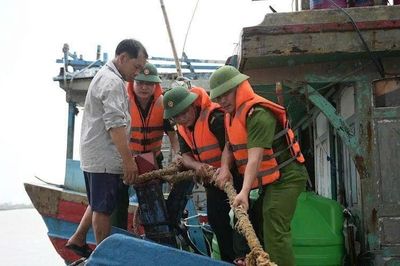 Nhiều tỉnh phía Bắc cấm biển, sơ tán dân ứng phó bão số 1