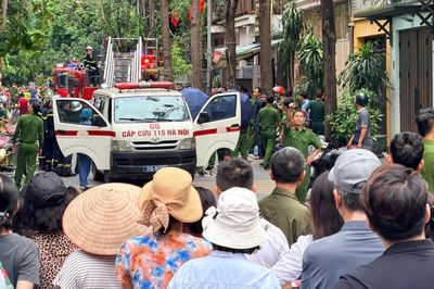 Cháy biệt thự ở Hà Nội: Giây phút nạn nhân bỏng toàn thân lao ra nhờ cứu 2 người mắc kẹt