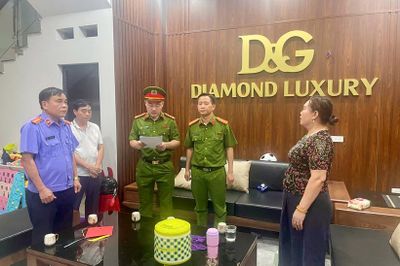 VKSND tỉnh Thanh Hóa phê chuẩn khởi tố 22 bị can trong đường dây buôn lậu kim cương