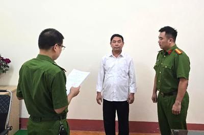 Phê chuẩn khởi tố Trưởng Ban quản lý nghĩa trang giao đất vượt quy định