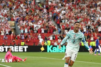 Cristiano Ronaldo thiết lập thêm hàng loạt kỷ lục tại World Cup