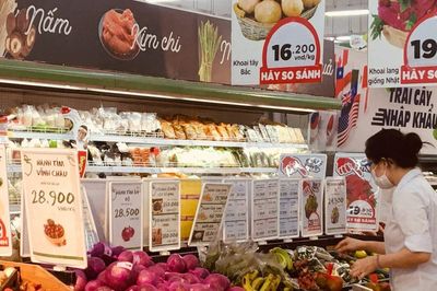 Người tiêu dùng mạnh tay chi tiêu gần 3,89 triệu tỷ đồng kể từ đầu năm