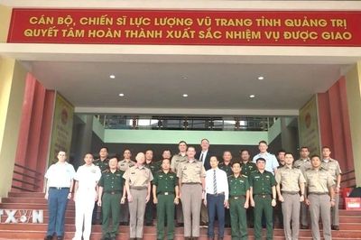 Đoàn Lục quân Hoa Kỳ Thái Bình Dương thăm Bộ Chỉ huy Quân sự tỉnh Quảng Trị