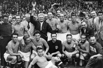 Huấn luyện viên vô địch World Cup nhiều nhất