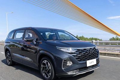 Giá xe Hyundai Custin lăn bánh tháng 7/2026
