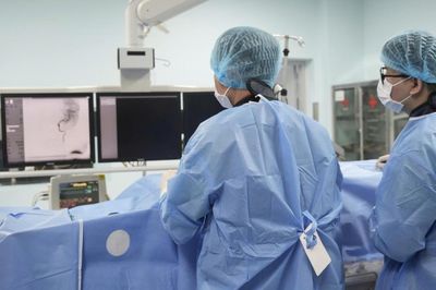 Nam thanh niên 33 tuổi bất ngờ co giật sau khi tắm