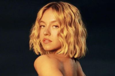 Sydney Sweeney gây ấn tượng với chiếc áo denim xẻ sâu