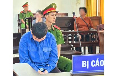 Mâu thuẫn giữa khơi xa