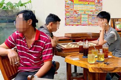 LẠC GIỮA LÀN KHÓI - Bài 1: Những lối vào làn khói