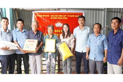 Xã Bình Thạnh Đông bàn giao 13 căn nhà đại đoàn kết
