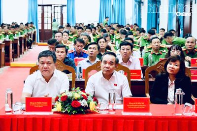 Bí thư Tỉnh ủy Trần Phong dự hội nghị sơ kết công tác công an 6 tháng đầu năm 2026