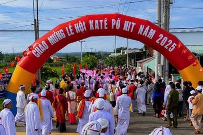 Lan tỏa phong trào Xây dựng đời sống văn hóa trong đồng bào Chăm