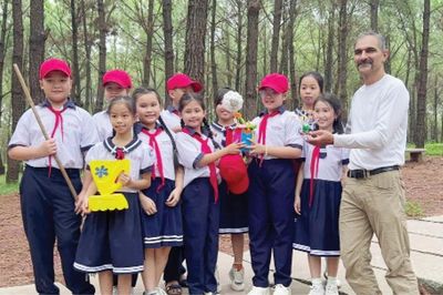 Học sinh tiểu học kể chuyện di sản bằng tiếng Anh