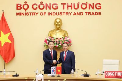 Thứ trưởng Nguyễn Hoàng Long làm việc với Thứ trưởng Bộ Thương mại, Công nghiệp và Tài nguyên Hàn Quốc về hợp tác năng lượng hạt nhân