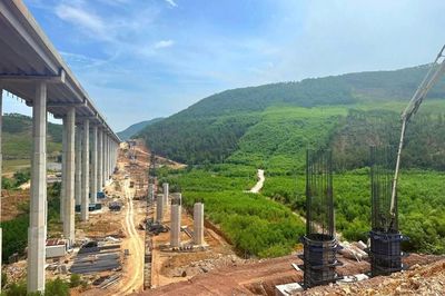 Linh hoạt nguồn vật liệu, ứng dụng công nghệ đẩy tiến độ thi công hoàn thiện hầm Thần Vũ
