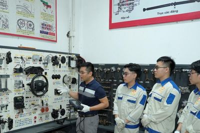Đón đầu kỷ nguyên xe điện: Cơ hội rộng mở cho ngành Kỹ thuật xe năng lượng mới thông minh