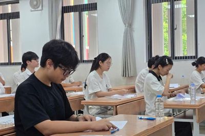 Bộ GD-ĐT đang kiểm tra, làm rõ điểm thi môn Toán ở Tuyên Quang