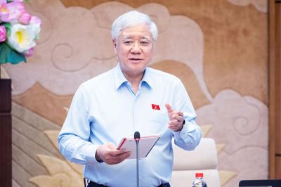 Phó Chủ tịch Thường trực Quốc hội Đỗ Văn Chiến dự Hội nghị sơ kết của Đảng bộ Văn phòng Quốc hội và Văn phòng Quốc hội
