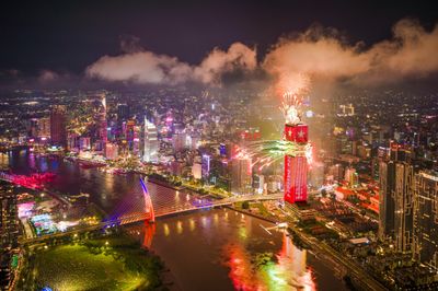Saigon Marina IFC thắp sáng bầu trời đêm 2/7: Tự hào tỏa sáng cùng thành phố, tôn vinh nửa thế kỷ mang tên Bác