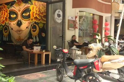 Tiểu thương thích ứng với kinh doanh không vỉa hè