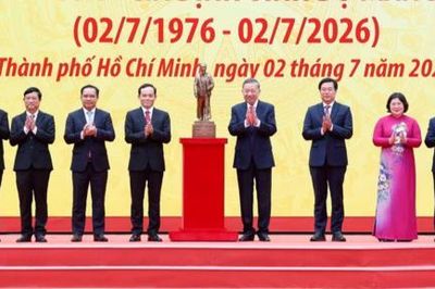 Đảng bộ, chính quyền và Nhân dân TPHCM: Nguyện đoàn kết một lòng, phát huy truyền thống vẻ vang của Thành phố Anh hùng