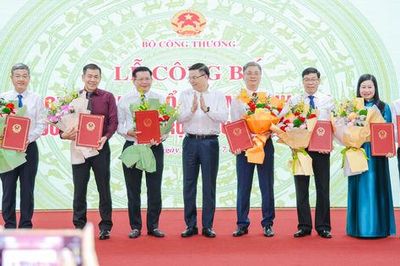 PGS.TS Đinh Văn Châu tiếp tục giữ chức Hiệu trưởng trường Đại học Điện lực