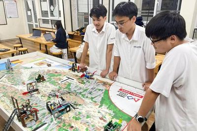 Nhóm học sinh Hà Nội đưa chữ Nôm Tày lên bàn phím, mang di sản văn hóa ra sân chơi quốc tế