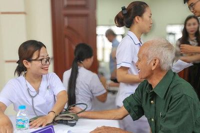 Ấm áp nghĩa tình tri ân những người có công tại xã Nam Phù