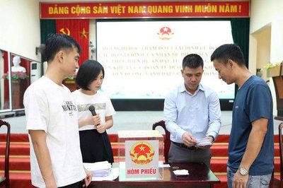 Xã Sơn Đồng: Bốc thăm giao đất tái định cư cho 71 hộ dân thực hiện Dự án Đường liên khu vực 6