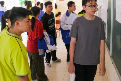Xáo trộn top 20 trường THPT có điểm thi tốt nghiệp cao nhất Hà Nội