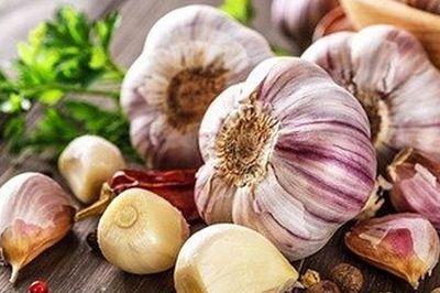 Người bệnh đái tháo đường ăn tỏi mỗi ngày có lợi ích gì?