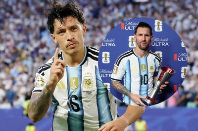 Lý do Messi nhận giải hay nhất trận, không phải cầu thủ MU