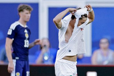 6 áo đấu bị rách tả tơi sau 4 vòng World Cup 2026