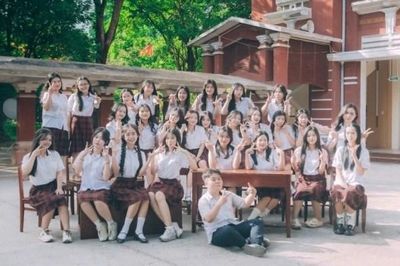 Ba thủ khoa Văn trong cùng một lớp: Hành trình từ tình yêu văn chương