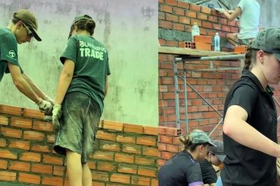 Khách Tây đi miền Tây làm phụ hồ, mô hình du lịch trải nghiệm gây bão mạng