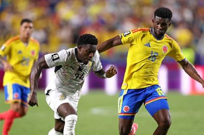 Colombia loại Ghana, vào vòng 16 đội