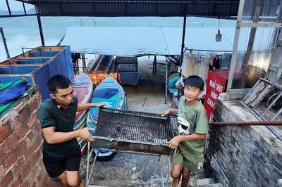 Người dân Cô Tô tất bật chạy bão