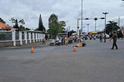 Xe bồn va chạm xe đạp điện, người phụ nữ và bé gái 4 tuổi tử vong